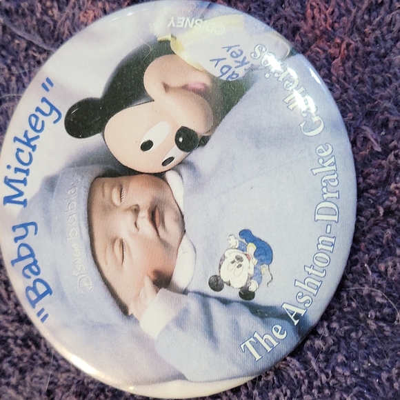Baby Mickey  button - Picture 1 of 2